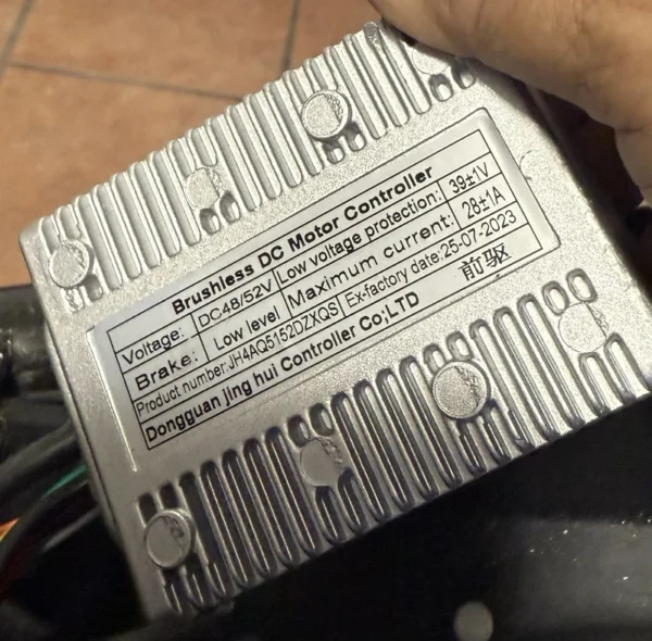 JH4AQ5152DZXQS Brushless Motor Controller 48/52V 28A Electric Bike Controller